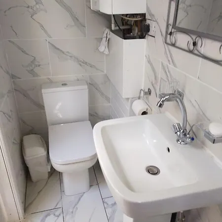 Apartment, Female And Children Only