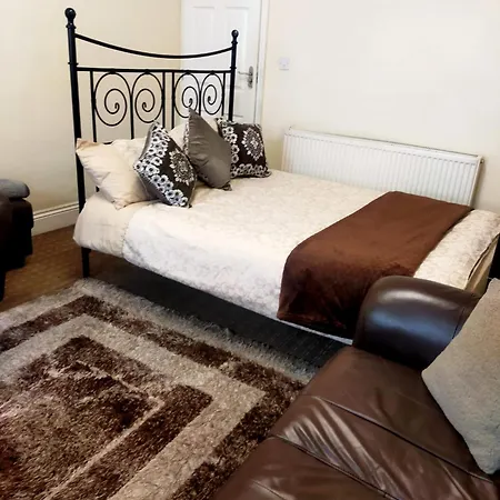 Apartment Apartment, Female And Children Only