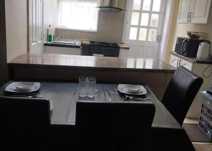 Apartment Apartment, Female And Children Only *