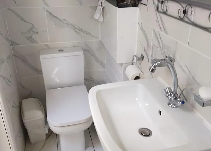 Apartment, Female And Children Only