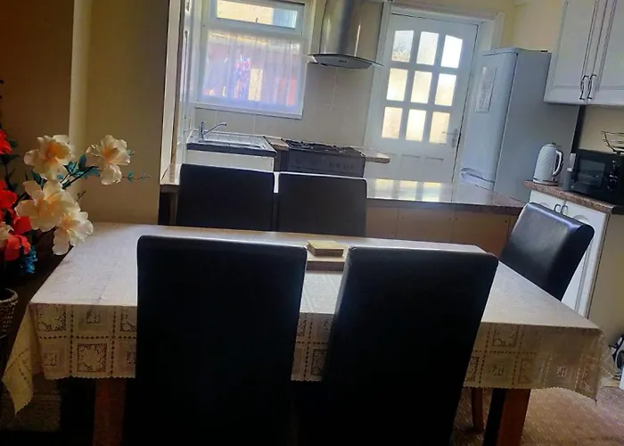 Apartment Apartment, Female And Children Only